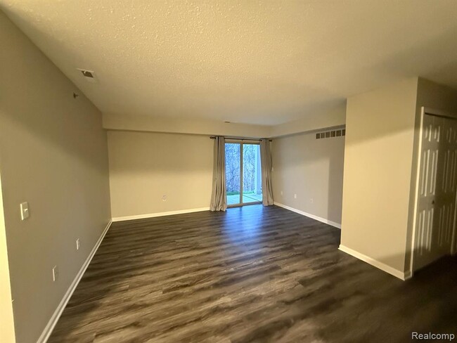 11102 Pinehurst Ln in Grand Blanc, MI - Building Photo - Building Photo