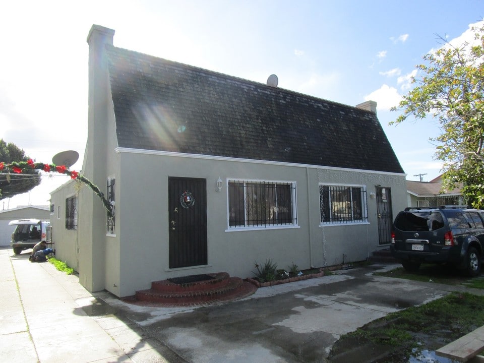 1206 W 60th Pl in Los Angeles, CA - Building Photo