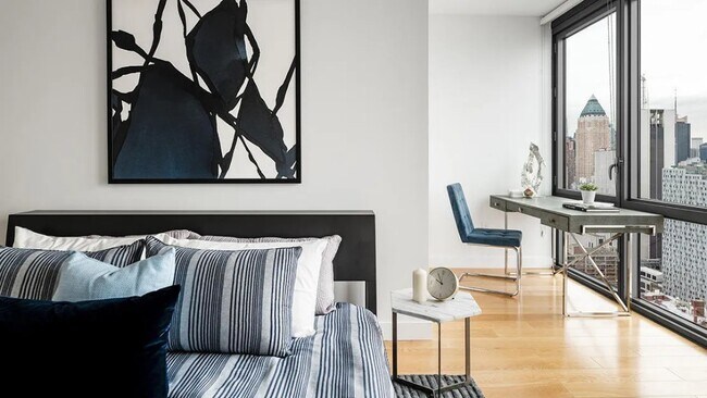 606 W 57th St in New York, NY - Building Photo - Building Photo