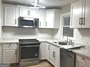 3521 Fairlane Ct NW in Atlanta, GA - Building Photo - Building Photo