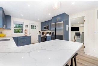 30 Mohican Rd in Old Saybrook, CT - Building Photo - Building Photo