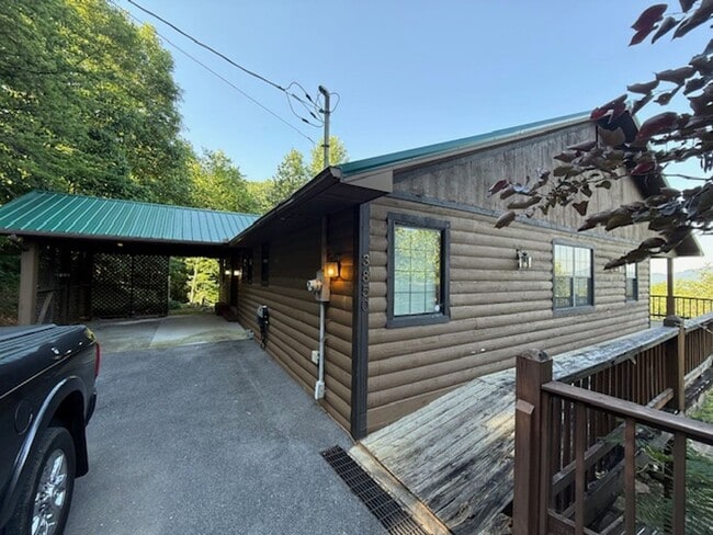 property at 3850 Ravens Den Way