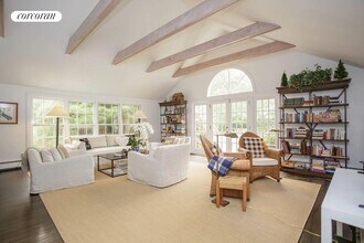 474 Water Mill Towd Rd in Southampton, NY - Building Photo - Building Photo