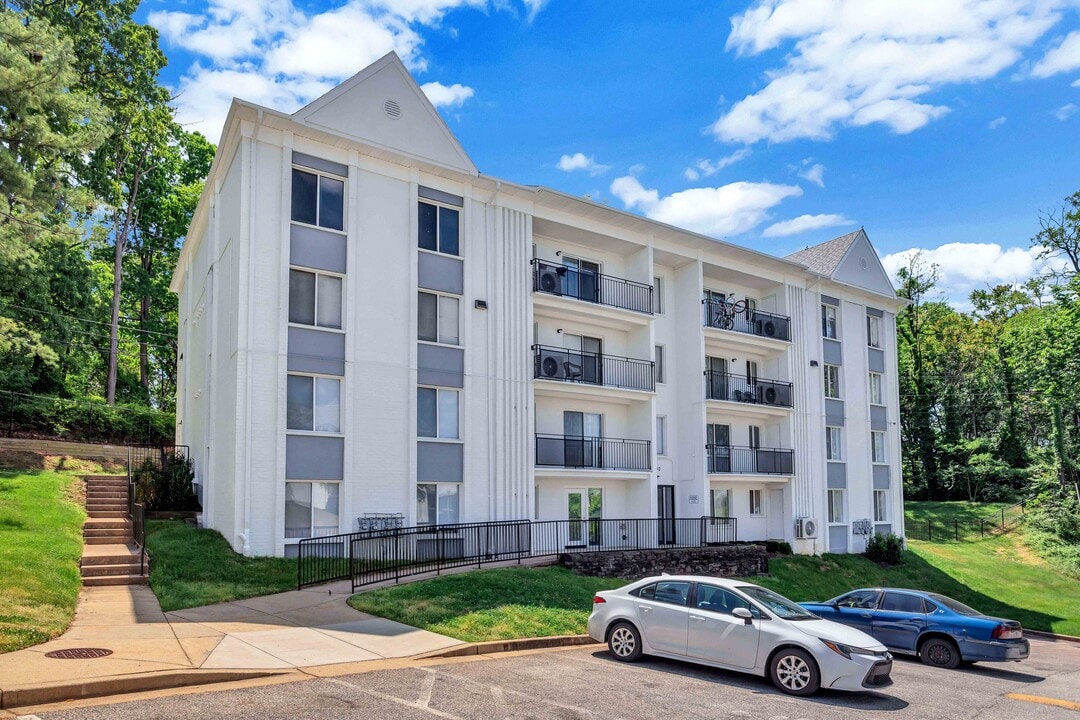 Hillstone Apartments in Washington, DC - Building Photo