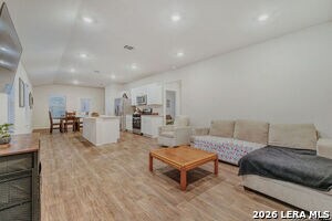 4883 Nueces Path in San Antonio, TX - Building Photo - Building Photo