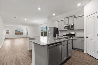 245 Salt Springs Rd in Kyle, TX - Building Photo - Building Photo