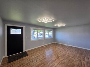 921 S Green St in Kennewick, WA - Foto de edificio - Building Photo