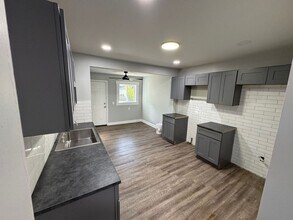 384 Clarendon Ave in Columbus, OH - Building Photo - Building Photo