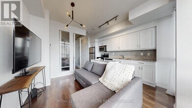 215 Fort York Blvd in Toronto, ON - Building Photo - Building Photo