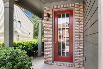2405 Sardis Chase Ct in Buford, GA - Foto de edificio - Building Photo