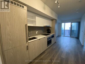55-4555 Cooper St in Toronto, ON - Building Photo - Building Photo