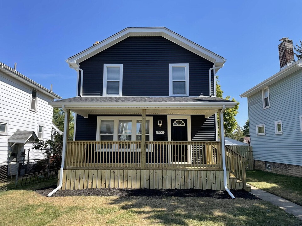 706 S Richardson Ave in Columbus, OH - Foto de edificio