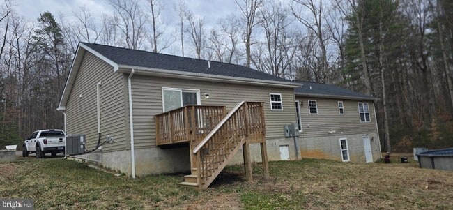 25211 Lettner Ln in Rhoadesville, VA - Foto de edificio - Building Photo