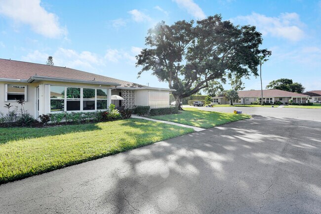 4515 NW 3rd Ct in Delray Beach, FL - Building Photo - Building Photo