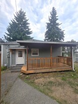 127 S Macleod Ave in Arlington, WA - Building Photo