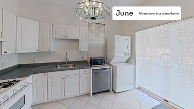 Room in Shared 3 bed/1 bath home, Unit C in Boston, MA - Foto de edificio - Building Photo