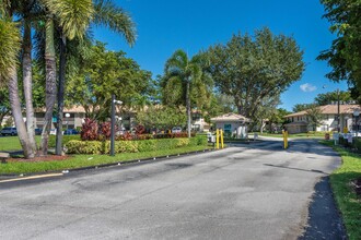 9930 Pineapple Tree Dr in Boynton Beach, FL - Building Photo - Building Photo