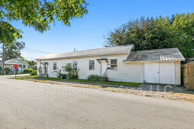property at 4200-4202 5th St