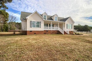 9469 Glass Rd, Unit 1 in Hayes, VA - Building Photo