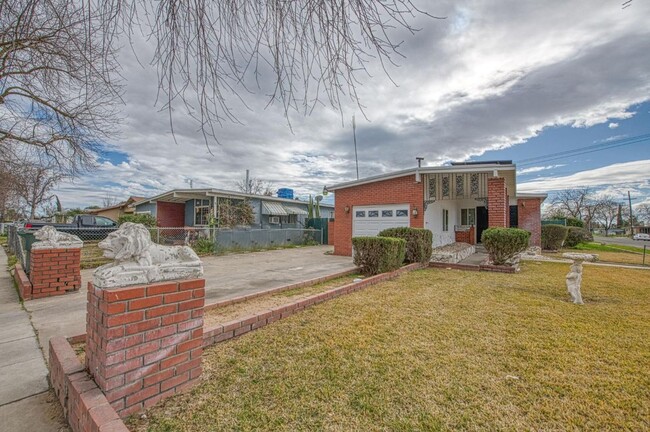 property at 255 W Hawes Ave