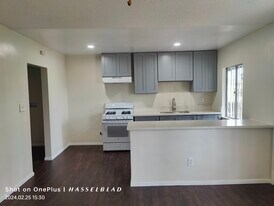 2520 Malabar St, Unit #4 in Los Angeles, CA - Building Photo