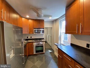879 N Myrtlewood St in Philadelphia, PA - Building Photo - Building Photo