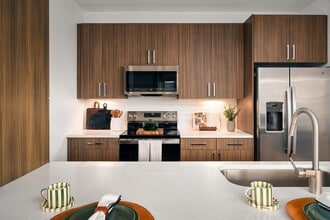 The Porter in Del Valle, TX - Foto de edificio - Building Photo