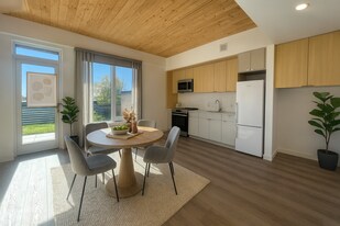 154 Broadway, Unit 408 in Somerville, MA - Building Photo