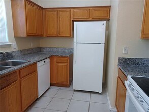 537 Monarch Dr in Lancaster, TX - Building Photo - Building Photo