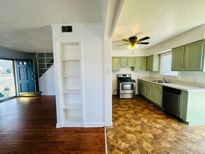 2902 Yorkshire Blvd in Louisville, KY - Building Photo - Building Photo