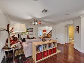 9113 Vineyard Lake Dr in Plantation, FL - Building Photo - Building Photo