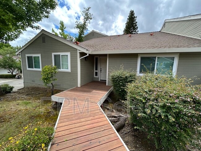 159 Valley Oak Dr