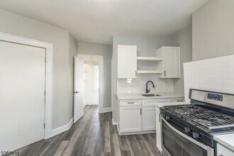 68 Mill St in Belleville, NJ - Building Photo - Building Photo