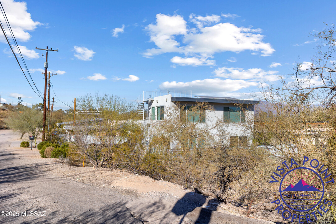 151 S Silverbell Rd in Tucson, AZ - Building Photo