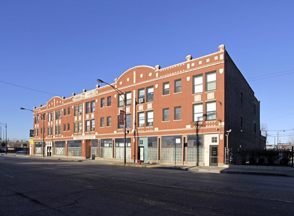 Cressey House in Chicago, IL - Building Photo