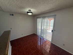 19866 Ermine St in Santa Clarita, CA - Building Photo - Building Photo