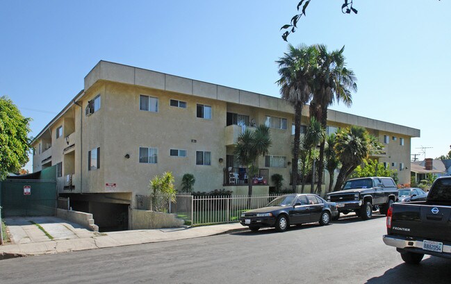 Chariton Apartments in Los Angeles, CA - Building Photo - Building Photo