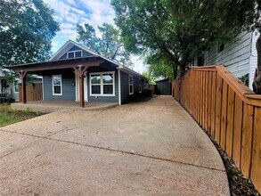 5233 Wellesley Ave in Fort Worth, TX - Building Photo - Building Photo