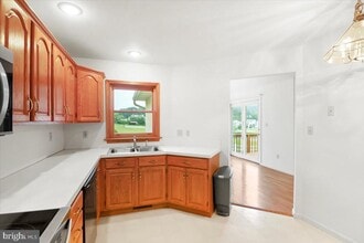 10 Stable Dr in Elverson, PA - Building Photo - Building Photo