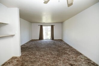 1580 N Denair Ave in Turlock, CA - Building Photo - Building Photo