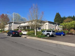 Meadowlark Apartments in Oregon City, OR - Building Photo - Building Photo