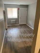 3341 Commercial Ave in South Chicago Heights, IL - Building Photo - Building Photo