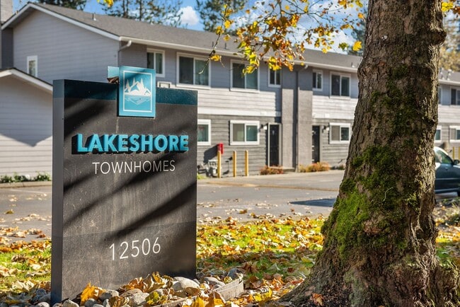Lakeshore & Lakeview Townhomes in Lake Stevens, WA - Building Photo - Building Photo