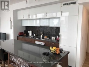 8 Mercer St in Toronto, ON - Building Photo - Building Photo