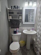 R and B Properties in Bremerton, WA - Building Photo - Building Photo