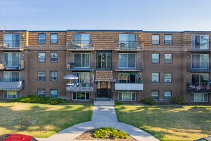 510 58th Ave SW in Calgary, AB - Building Photo