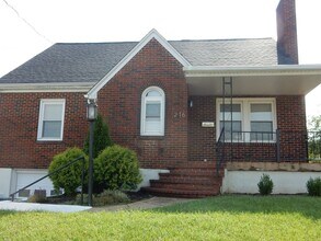 216 Bruffey St in Salem, VA - Building Photo - Building Photo