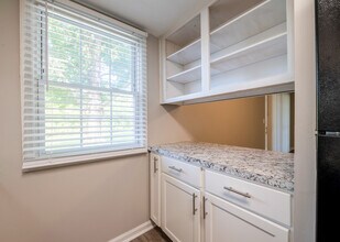 The Life at Edgewater Landing in Columbus, OH - Building Photo - Building Photo