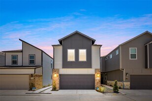 10015 Rustic Charm St in Houston, TX - Building Photo