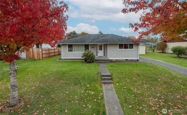 426 10th St in Blaine, WA - Foto de edificio - Building Photo